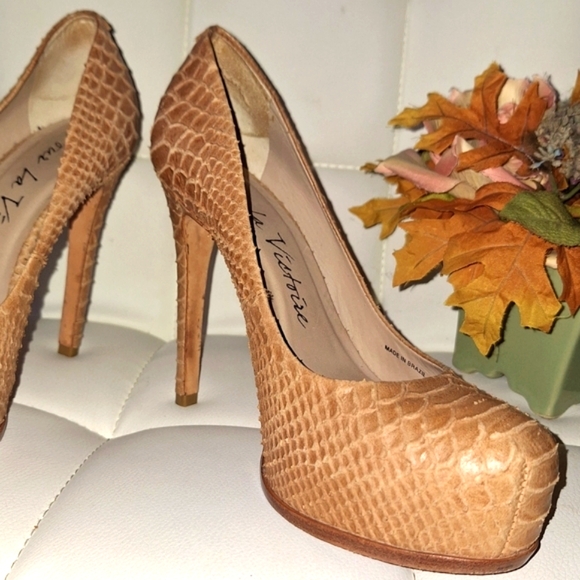 Pour La Victoire Irinia Snake Platform Leather Heel Pumps - Picture 3 of 16